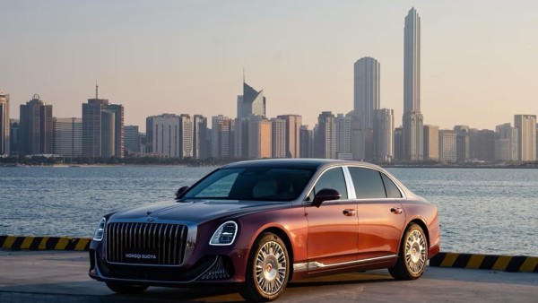 Hongqi Introduces the Golden Sunflower GUOYA as a New Expression of Flagship Luxury